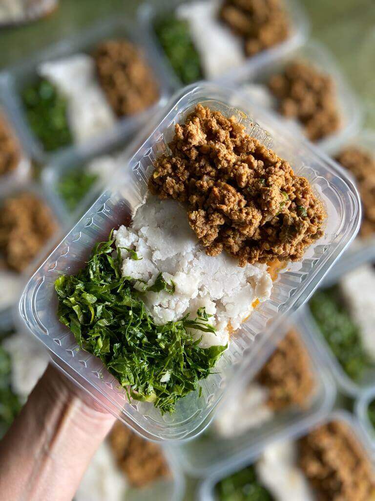 Carne moída com purê de inhame e couve mineira